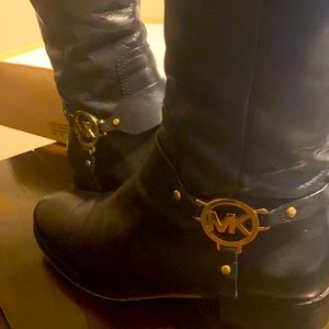 MICHAEL KORS FLAT BOOT